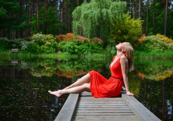 Como as Mulheres Devem Usar Seus Vestidos
